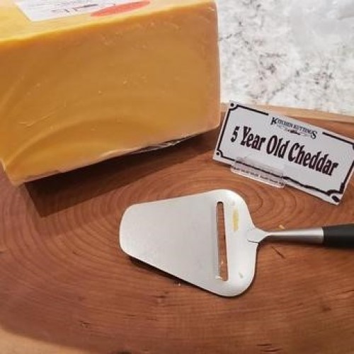 Fresh Cut 5 Year Old Orange Cheddar - per lb Fresh Cut 5 Year Old Orange Cheddar - per lb