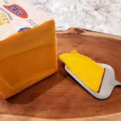 Fresh Cut St. Albert's Medium Cheddar - per lb Fresh Cut St. Albert's Medium Cheddar - per lb